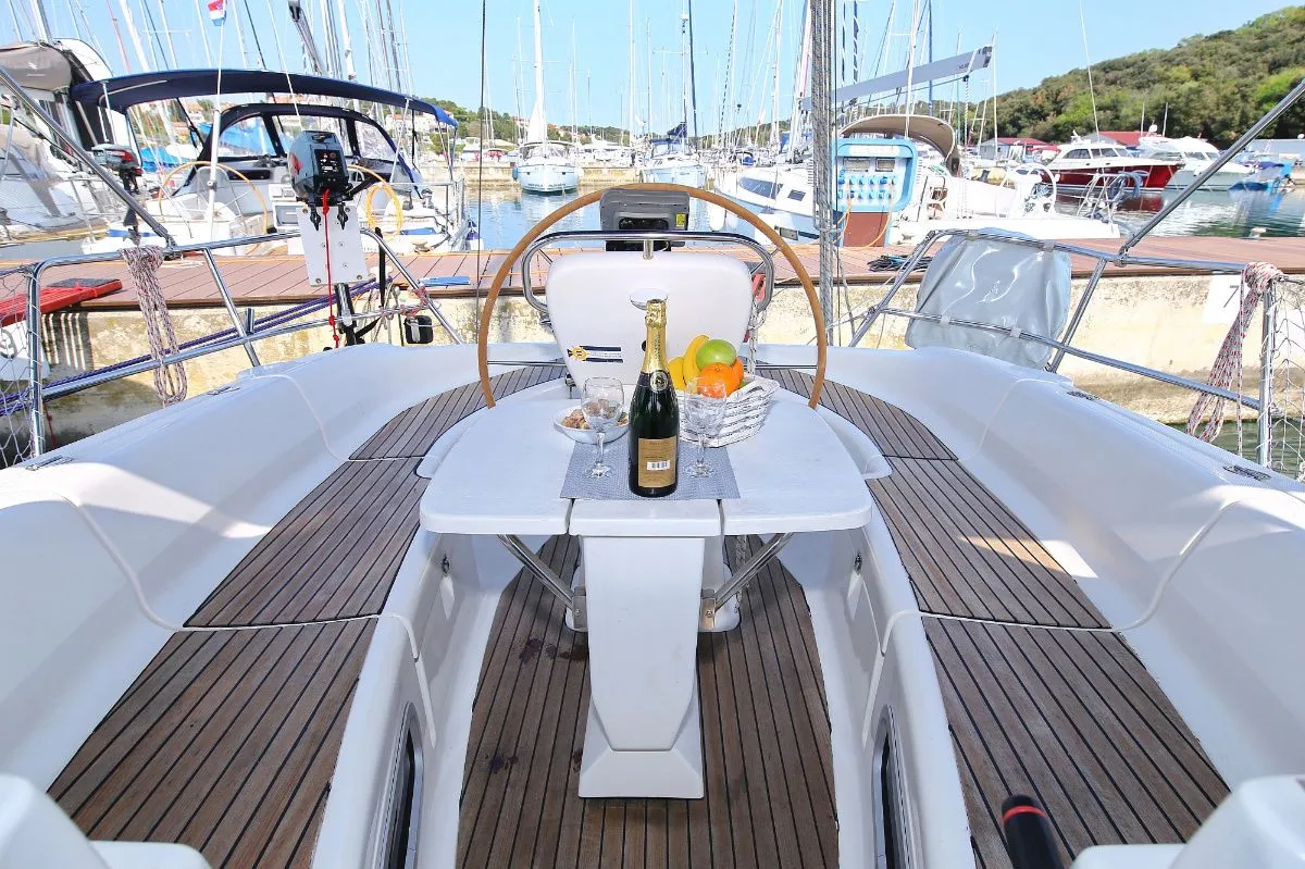 Carry on Charterboot - 5