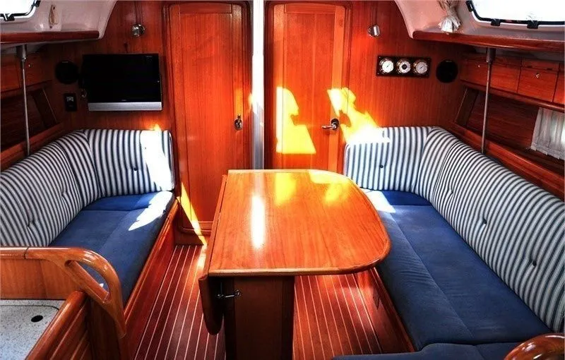Mid AS Charter Boat - 4