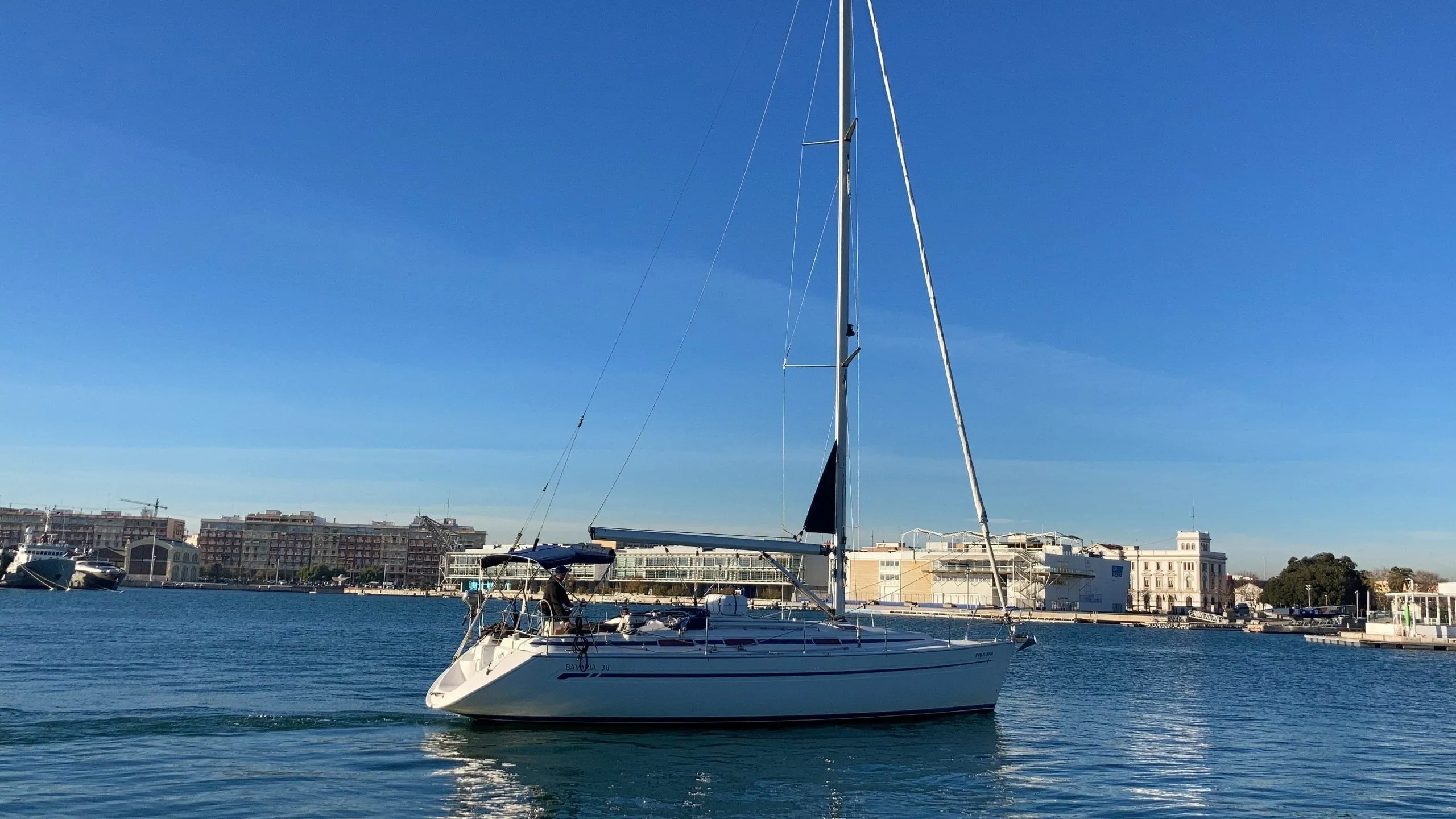 Explore Valencia on a 11.91m 3 Cabin Sailing Yacht Rental