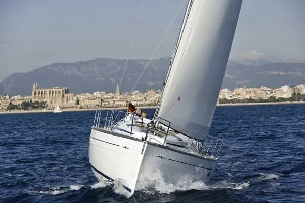 Charter a 11.3m Bavaria 38 Cruiser Sailing Yacht in La Forêt-Fouesnant