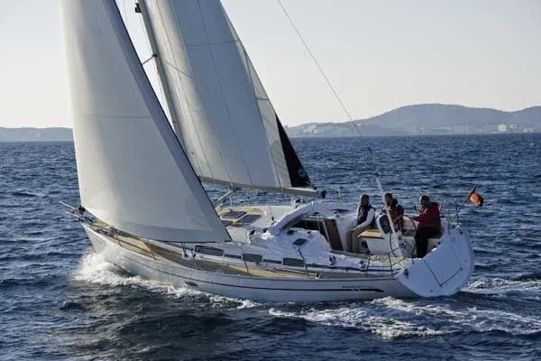 Charter a 11.3m Bavaria 38 Cruiser Sailing Yacht in La Forêt-Fouesnant