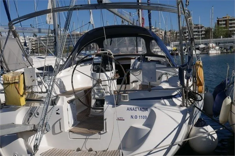 12.14m Toroni 3 Cabin Sailing Yacht Hire
