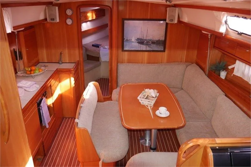 12.14m Toroni 3 Cabin Sailing Yacht Hire