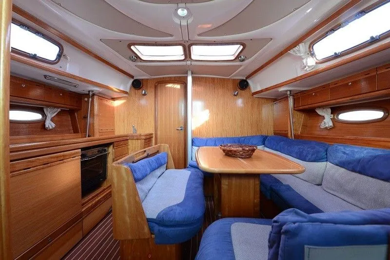 Rent a 11.97m Sailing Yacht Bavaria 39 Cruiser in Kröslin