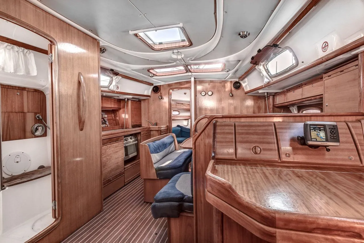 Rent a 12.14m Sailing Yacht Bavaria 39 Cruiser in Paleros