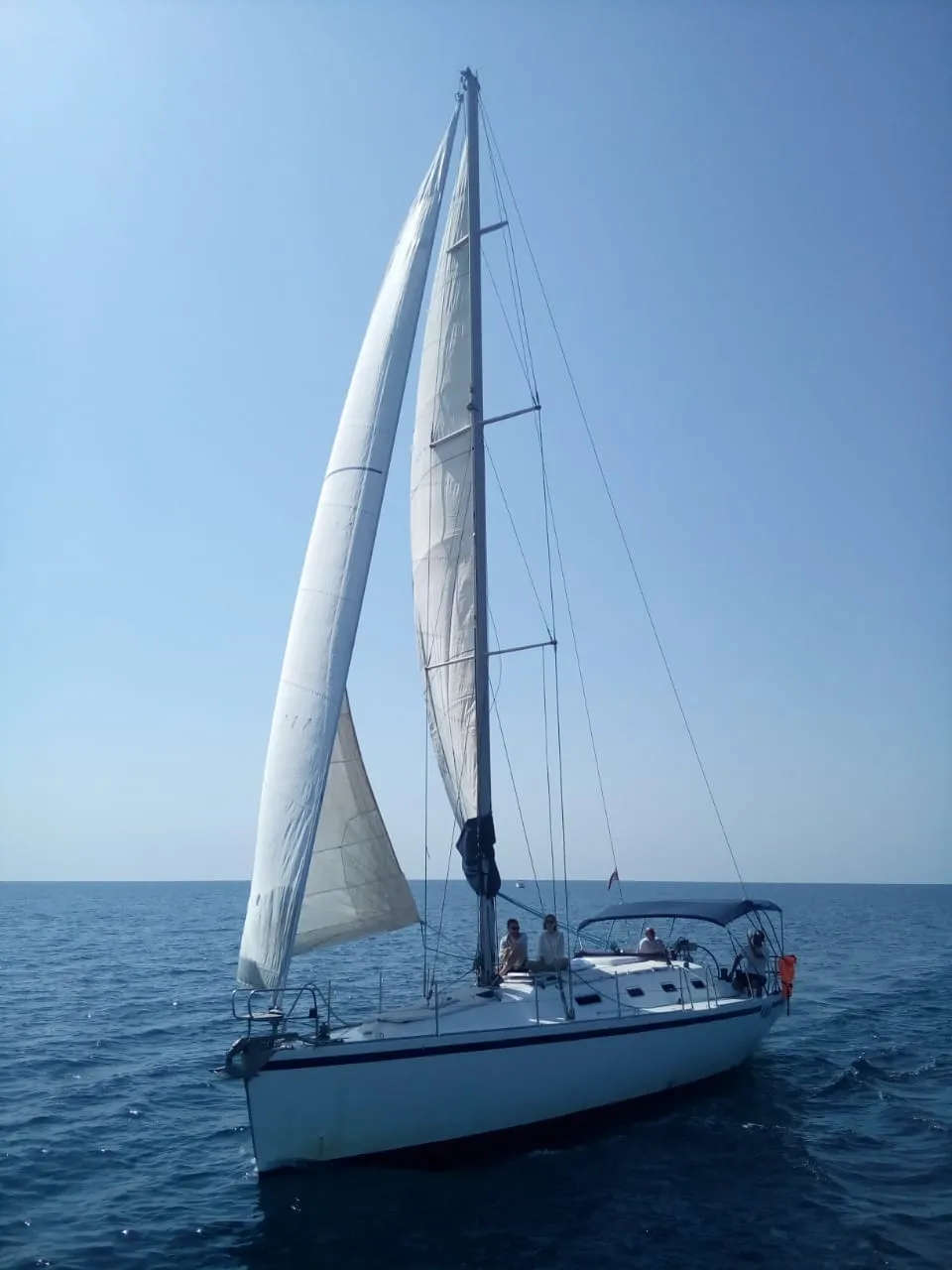 13.4m Sochi Sailing Yacht Bavaria 42 Cruiser Hire