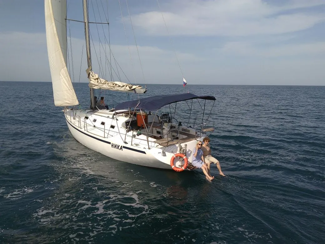 13.4m Sochi Sailing Yacht Bavaria 42 Cruiser Hire