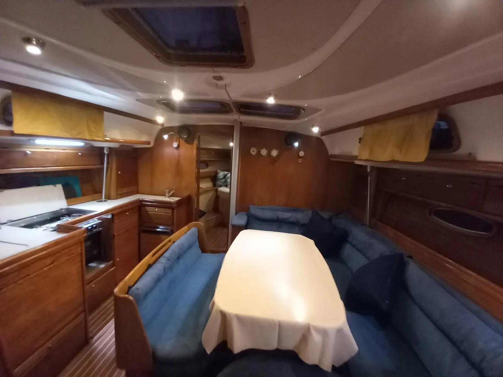 Oceanis Kiralık Teknesi - 4