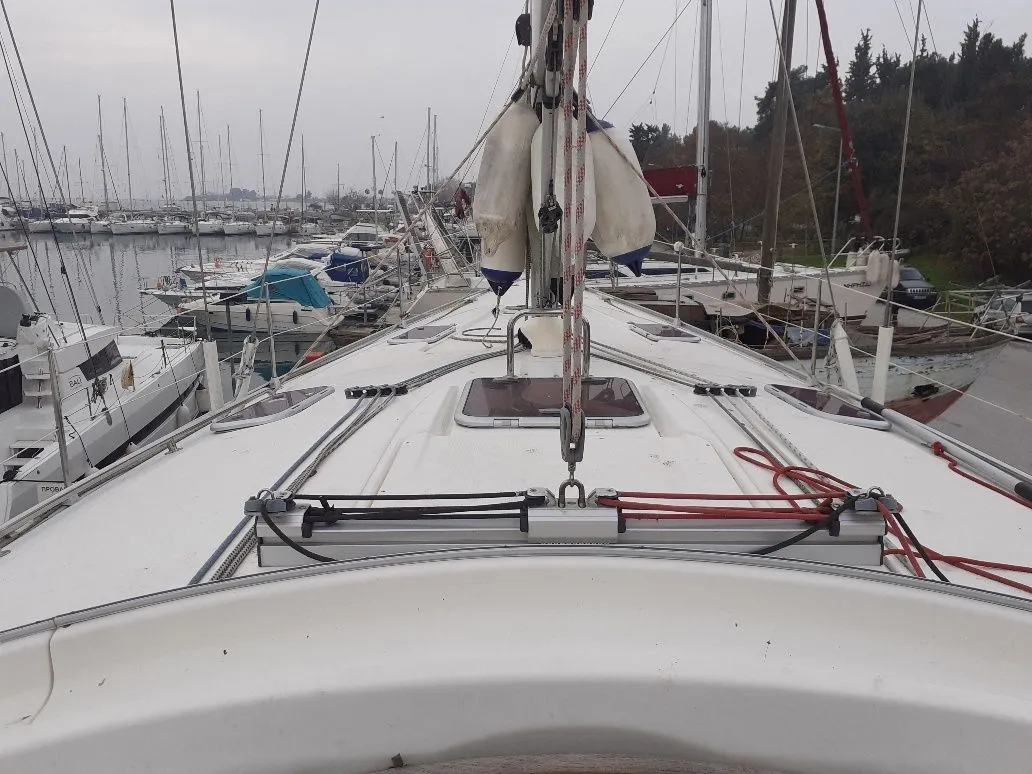 Rent a 12.83m Sailing Yacht in Nikiana