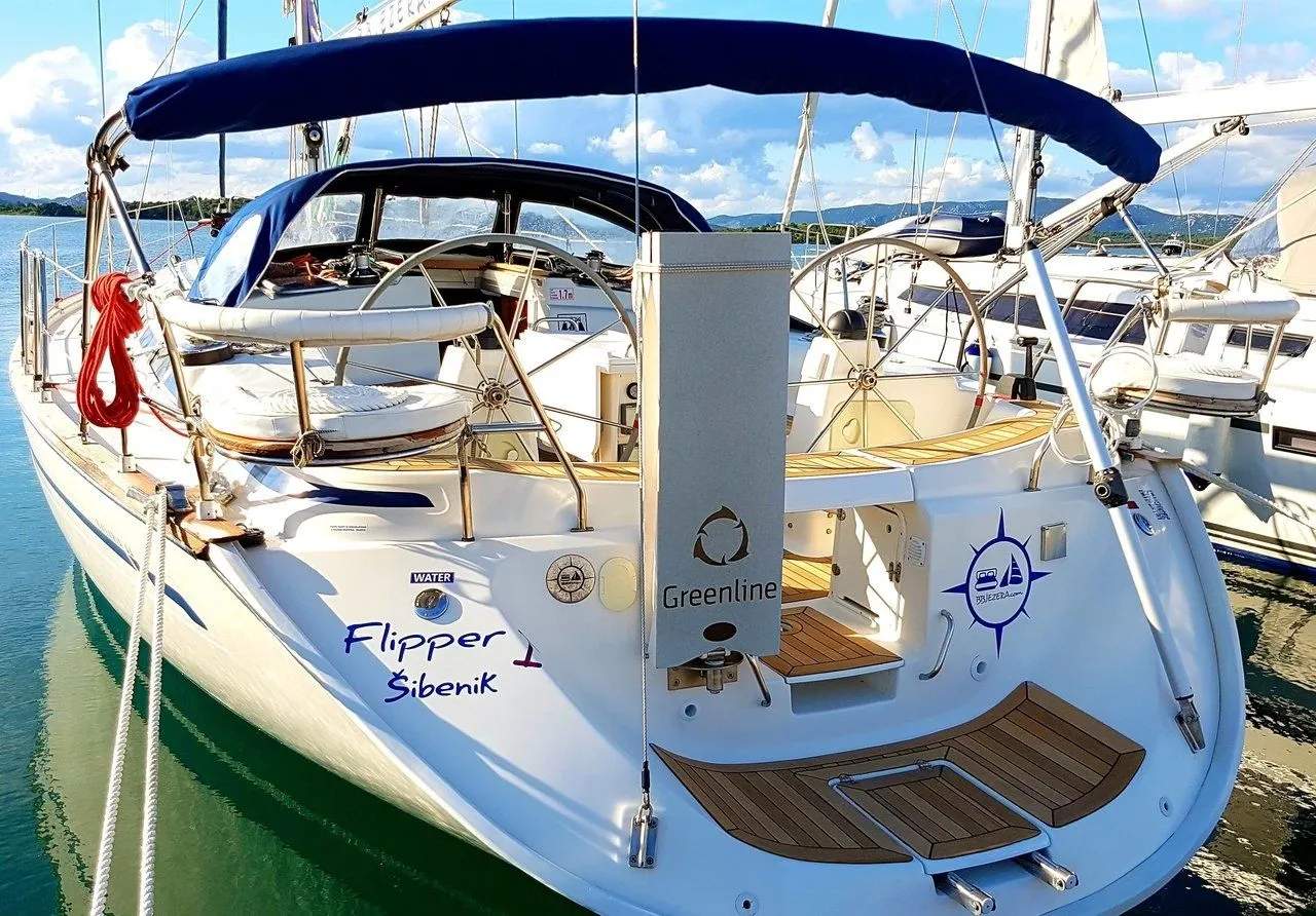 Rent a 13.95m Boat in Jezera