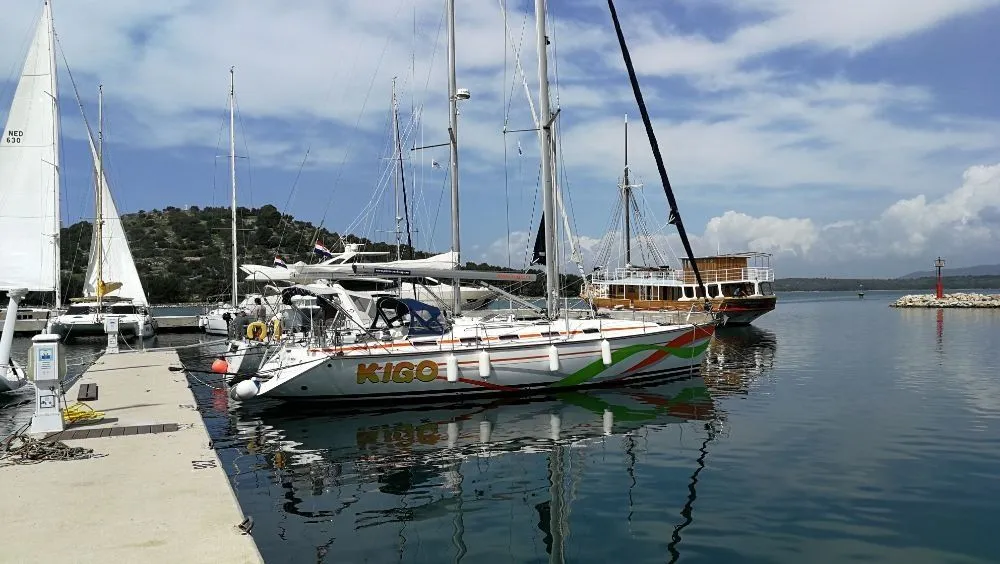 Kigo 2 Charter Boat