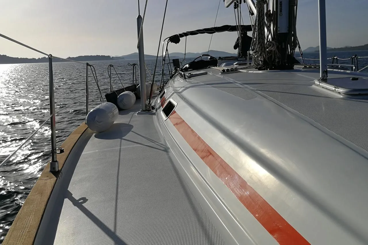 Kigo 3 Charter Boat