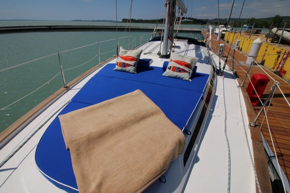 13.6m Siófok Bavaria 44 Hire