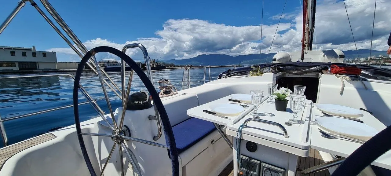 Sea Toy Charter Boat