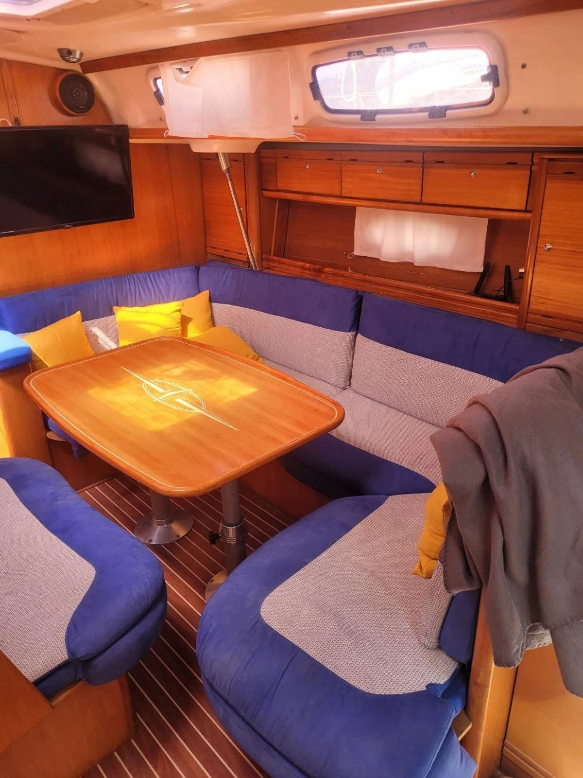 Denise Charterboot - 5