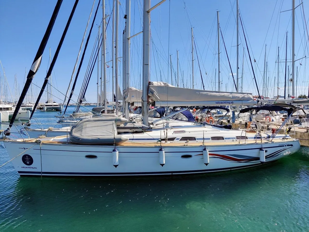 Gin and Tonic Charter Boat - 3