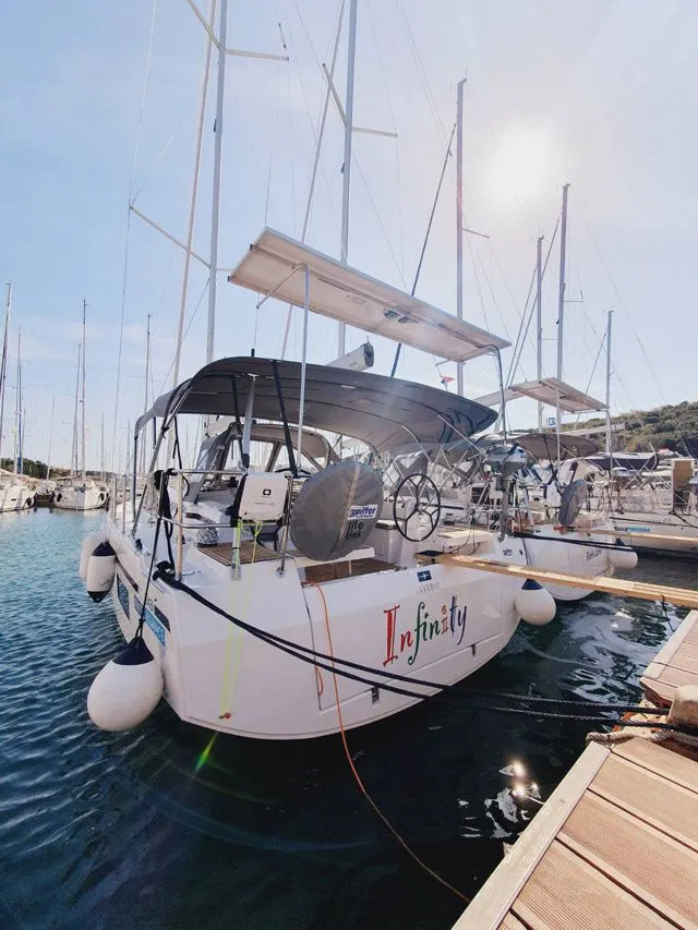 No Name Charterboot - 3