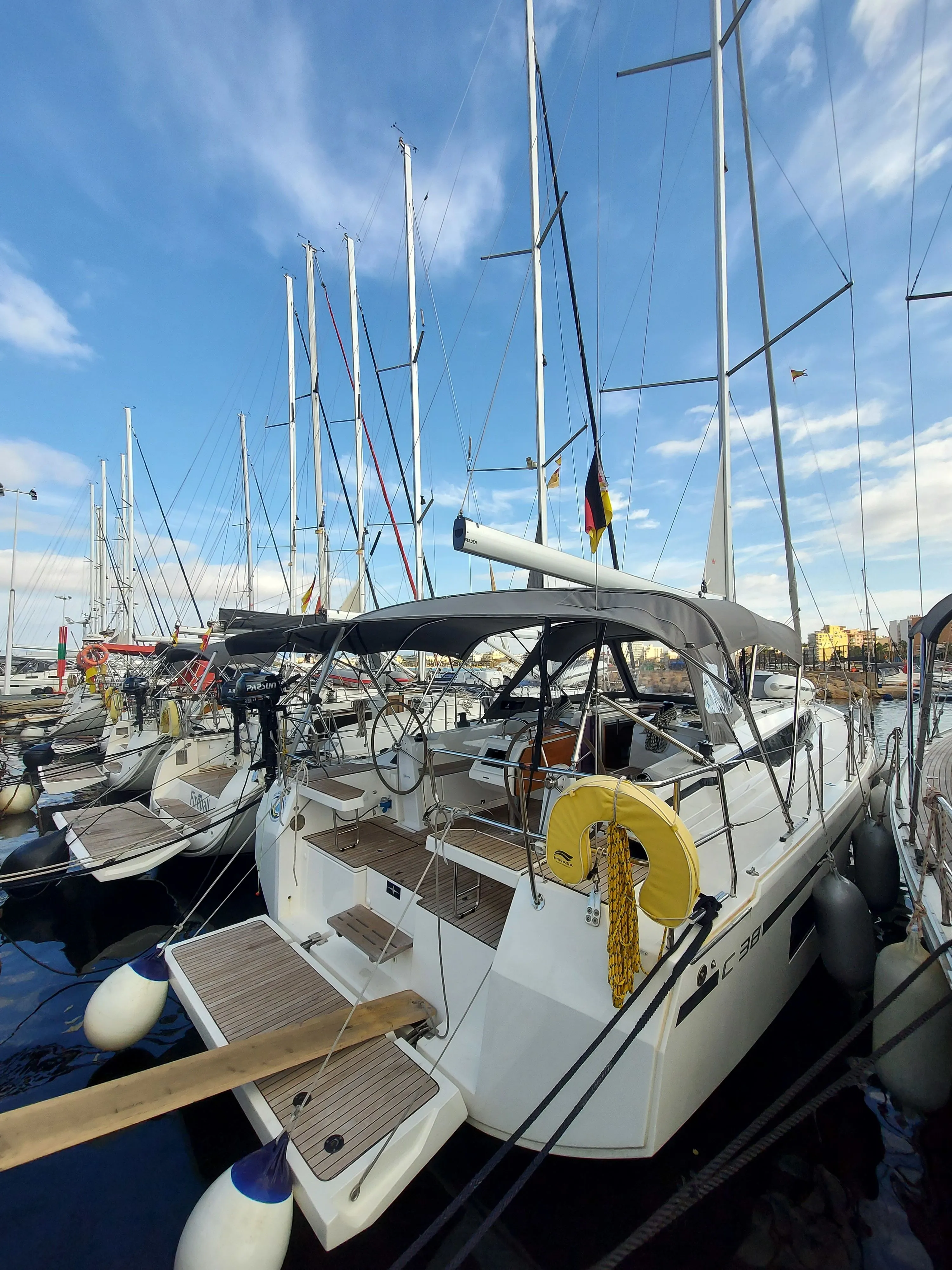 Charter a 11.31m Bavaria C38 in Llucmajor