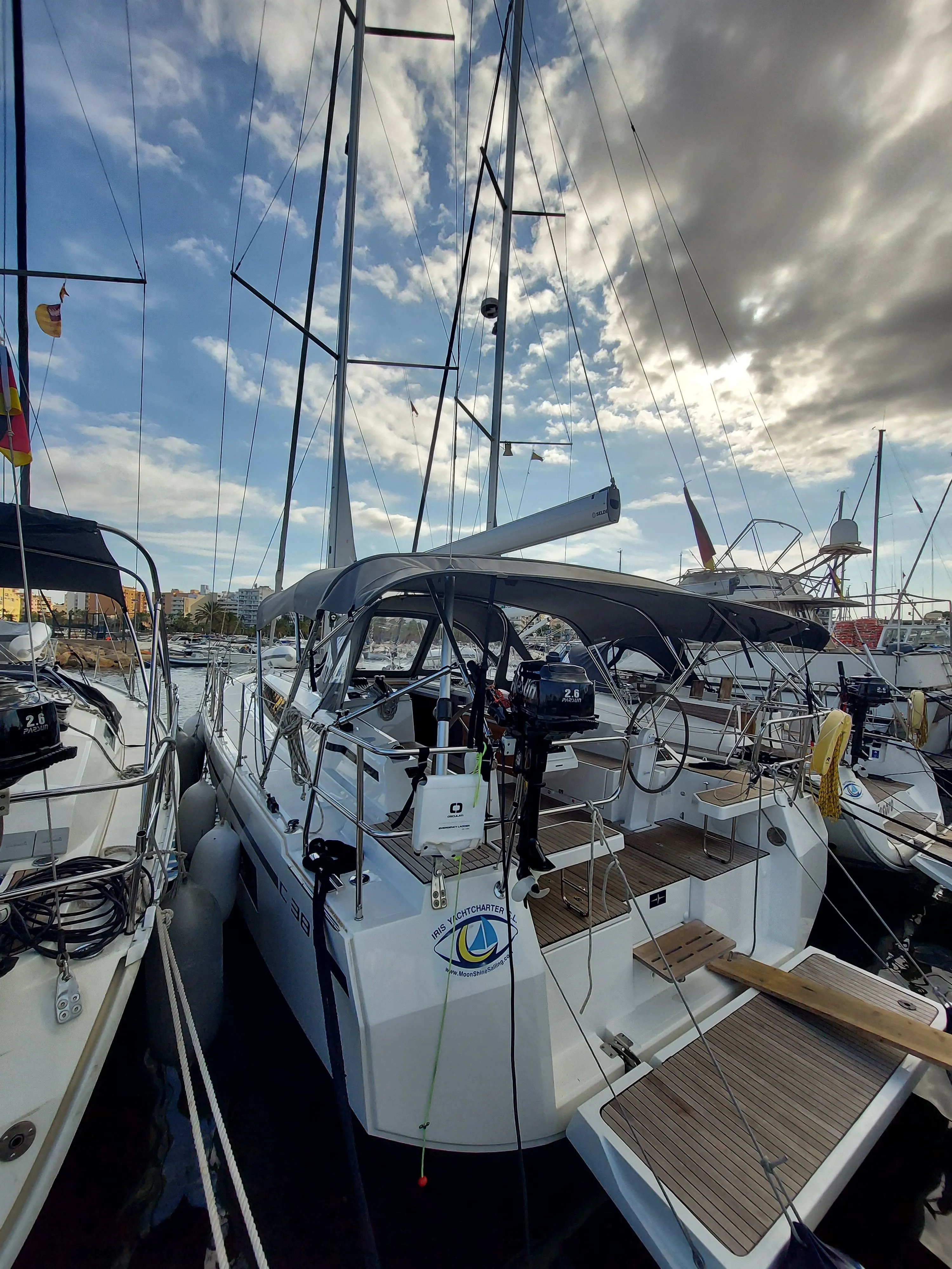 Lizzy Charter Boat