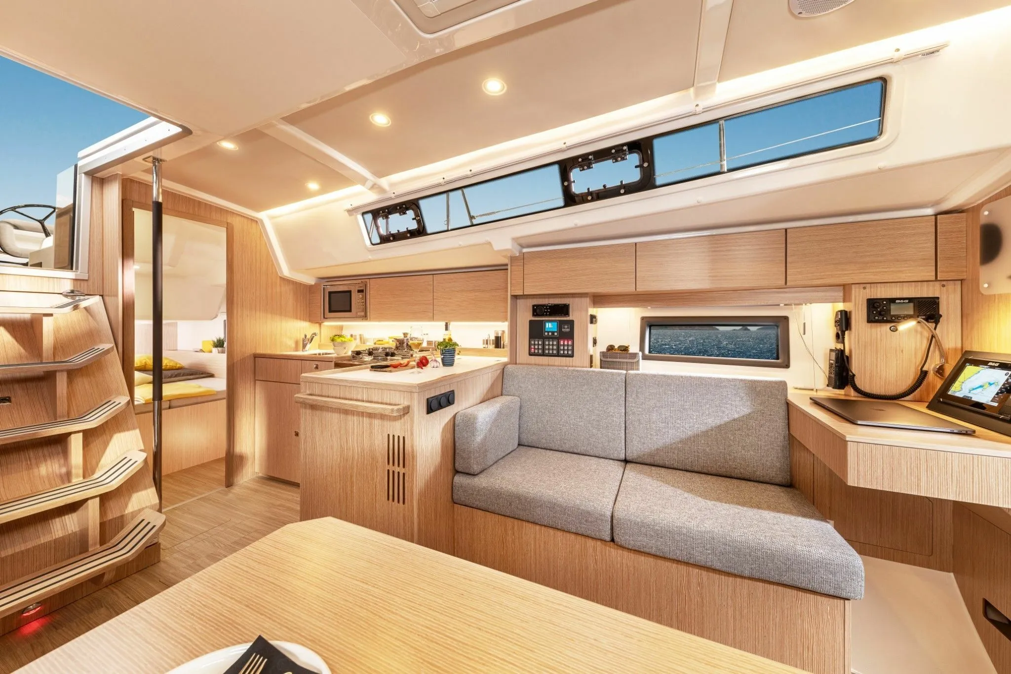 Clalileo Charter Boat