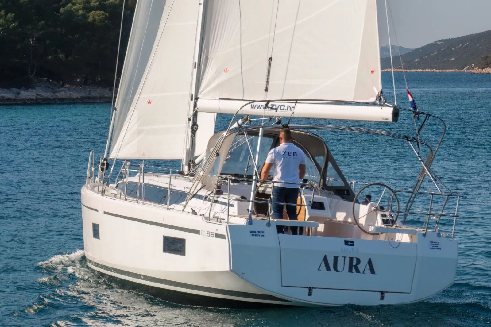 Explore Tribunj on a 11.31m Rental Sailing Yacht