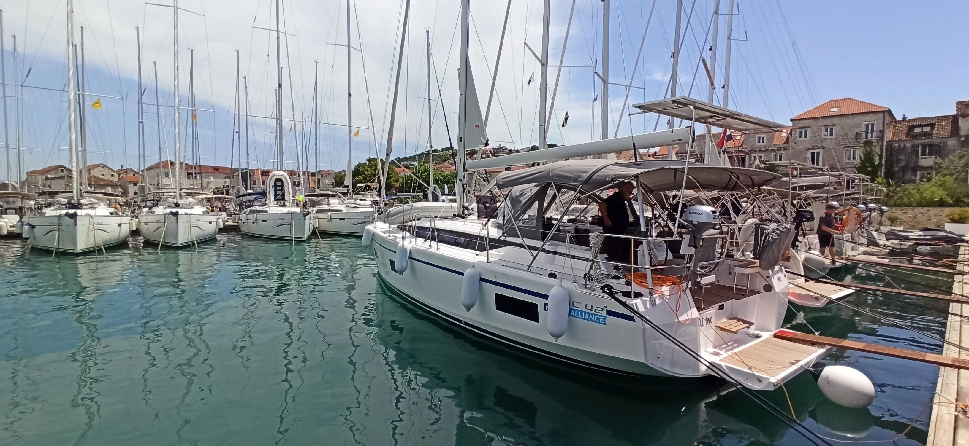 Чартер A.HO.I  two - 4