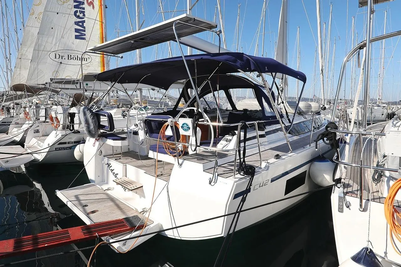 Aldebaran Charter Boat - 3
