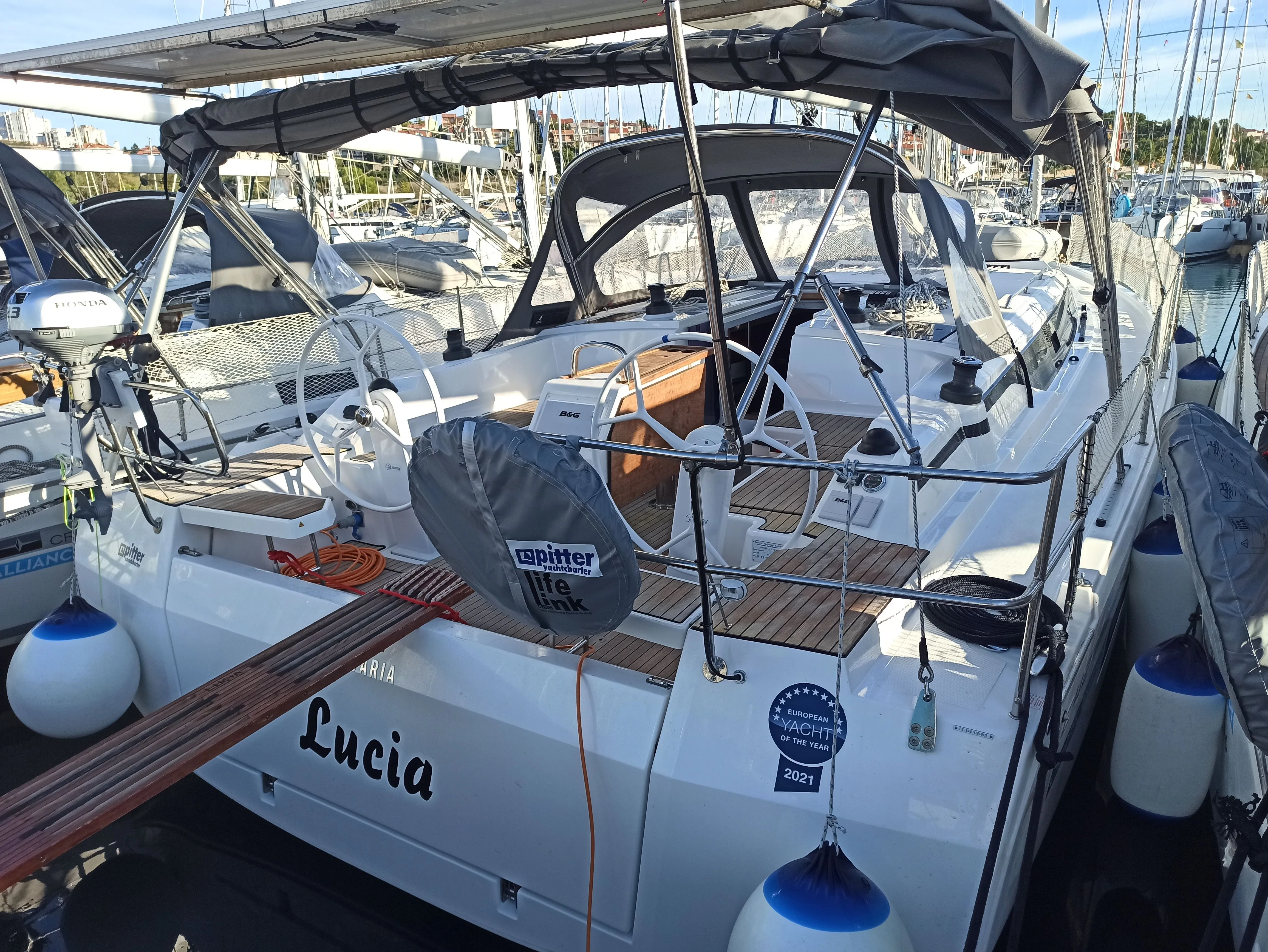 Lucia Mietboot - 5