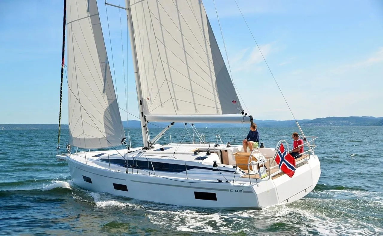 New Charterboot - 1
