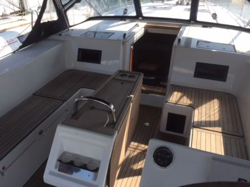 Rent a 13.98m Bavaria C45 in Salerno
