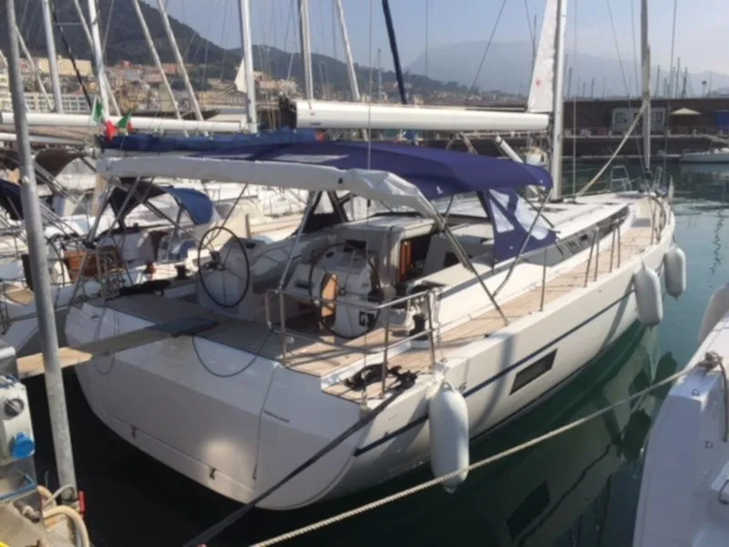 Rent a 13.98m Bavaria C45 in Salerno