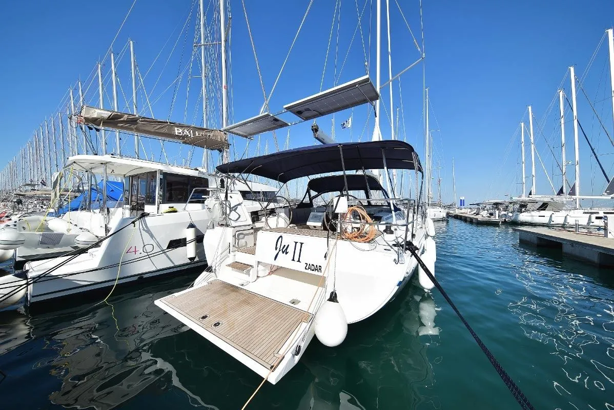 JU 2 Charterboot - 4