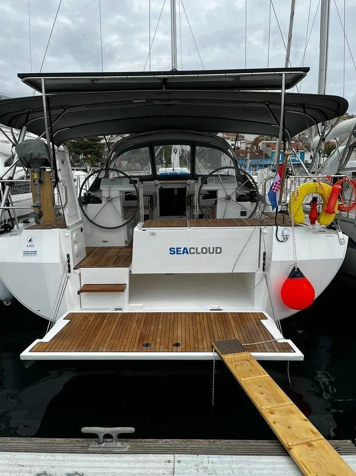 Rent a 13.98m Bavaria C45 Style Sailing Yacht in Vrsar