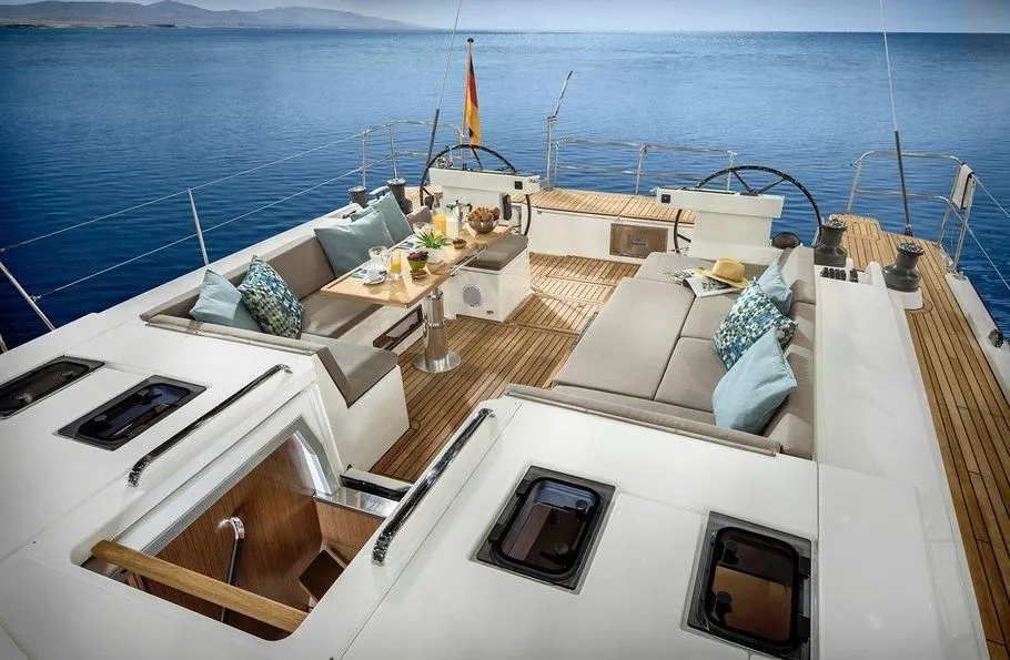 Fou Charter Boat - 5