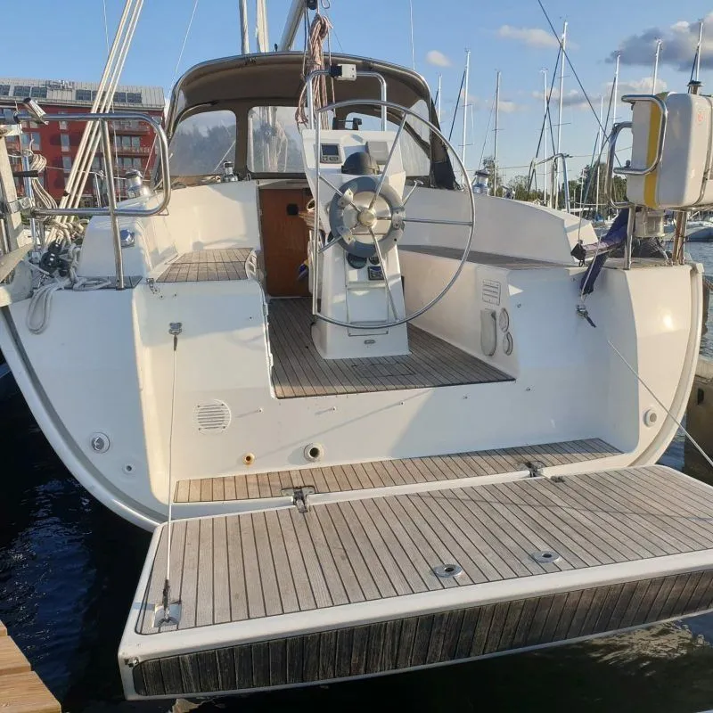 Kiwi Charter Boat