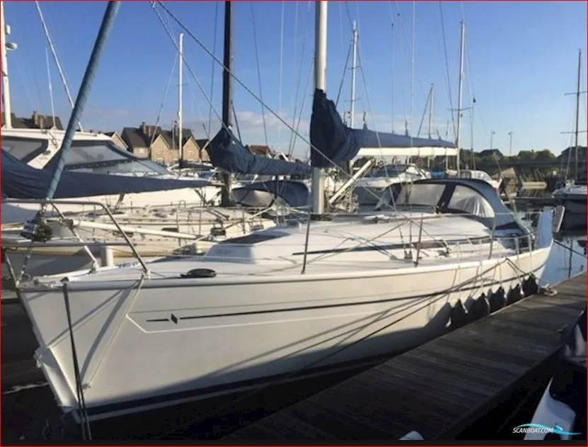 Explore Stavoren on a 9.99m Bavaria Cruiser 32 Sailing Yacht Rental