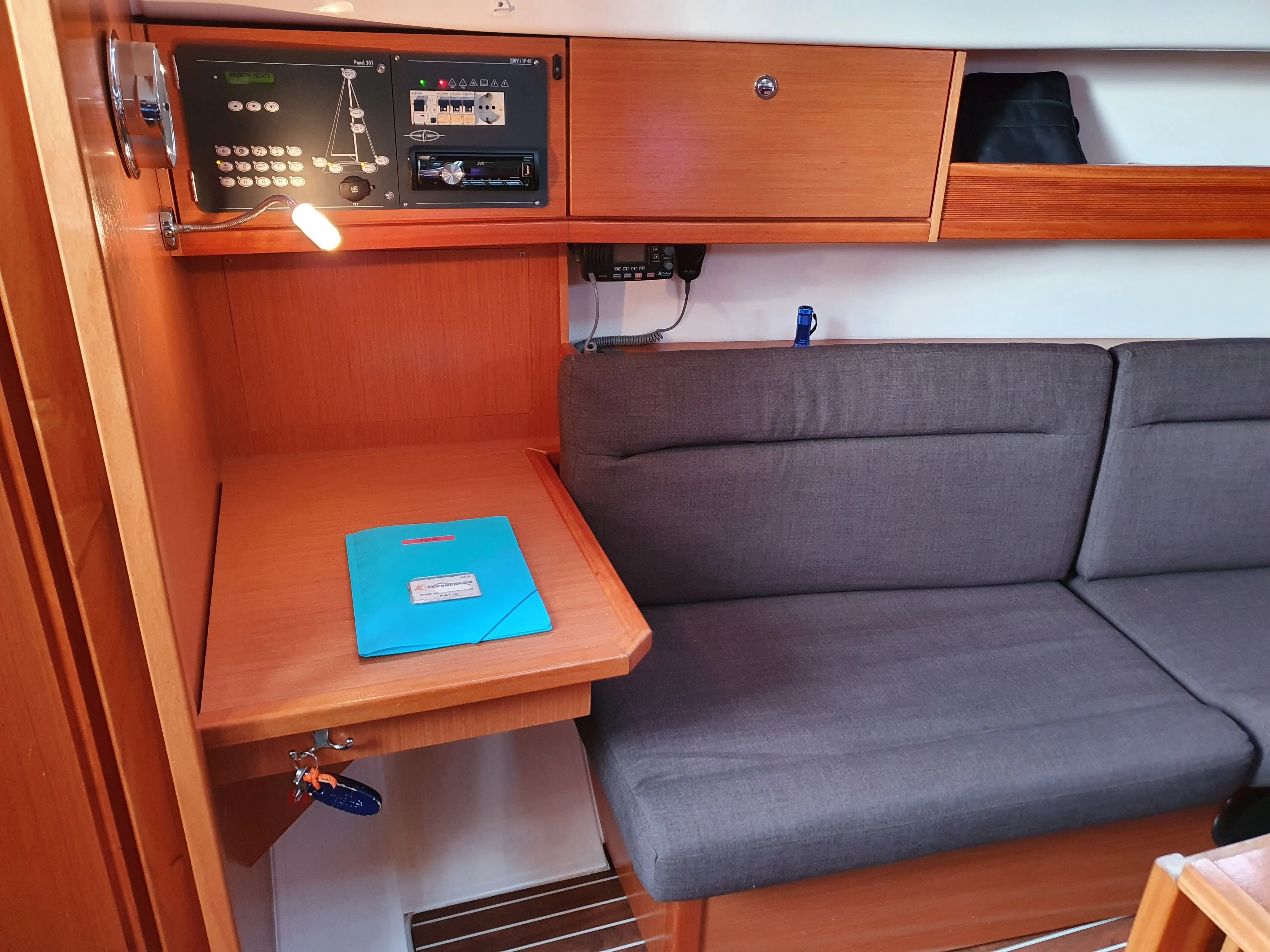 Explore Stavoren on a 9.99m Bavaria Cruiser 32 Sailing Yacht Rental