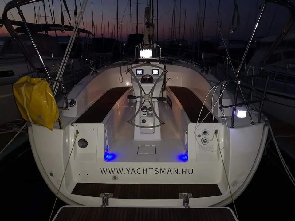 Kido Charter Boat