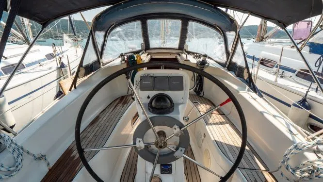 Lila Charterboot - 5