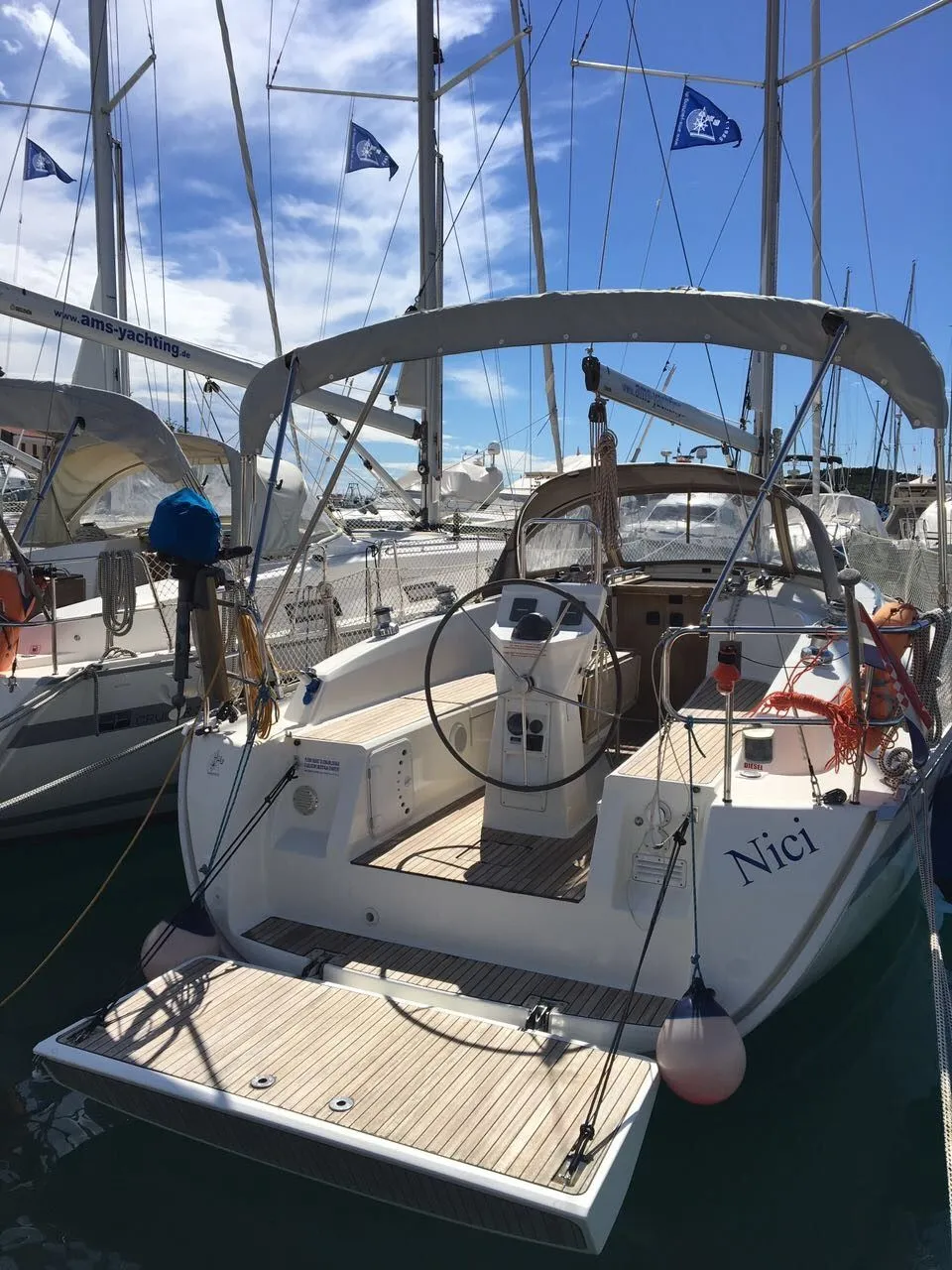 Charter a 9.99m Bavaria Cruiser 32 Sailing Yacht in Vrsar