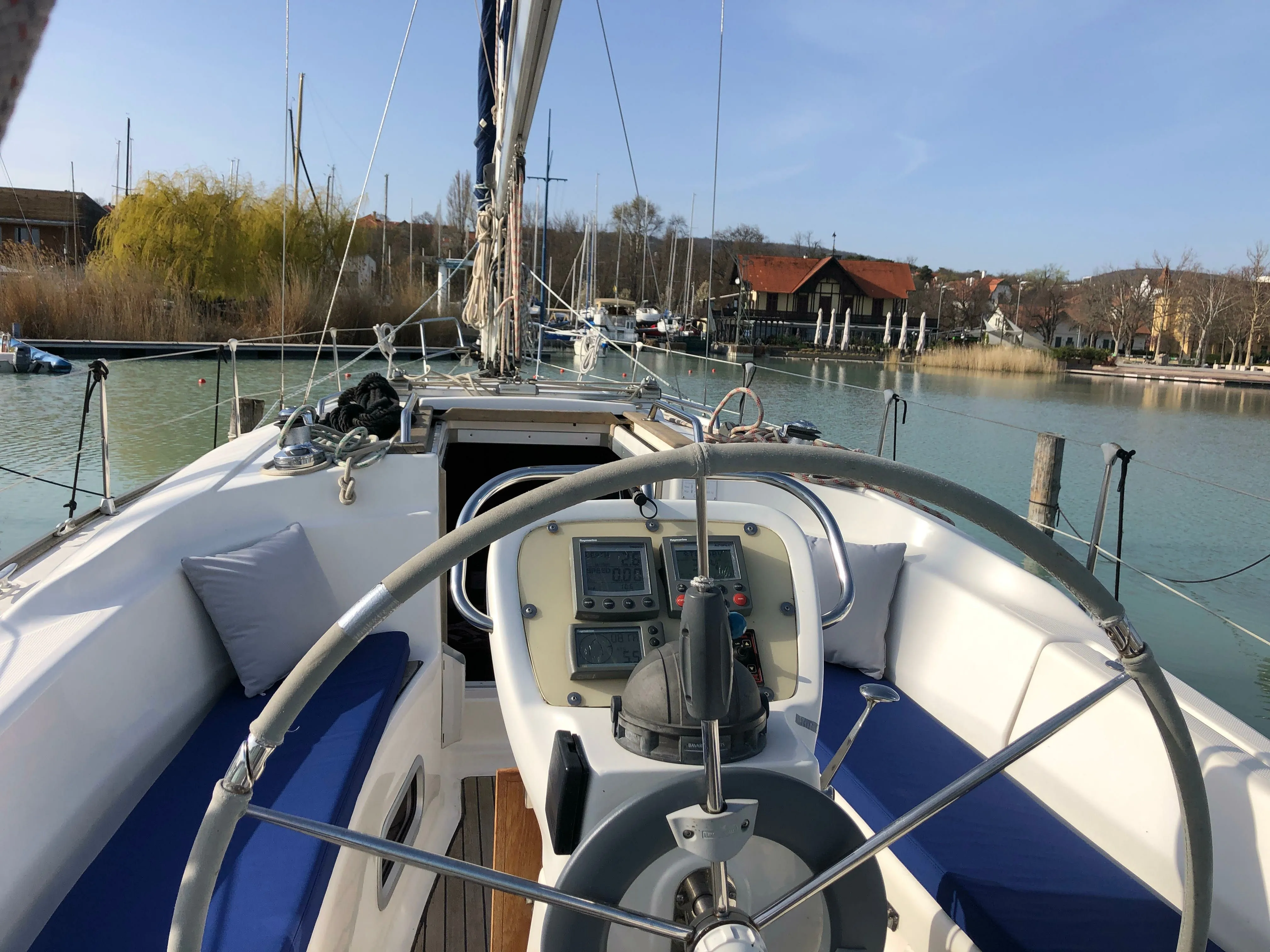 Rent a 10m Boat in Balatonfured