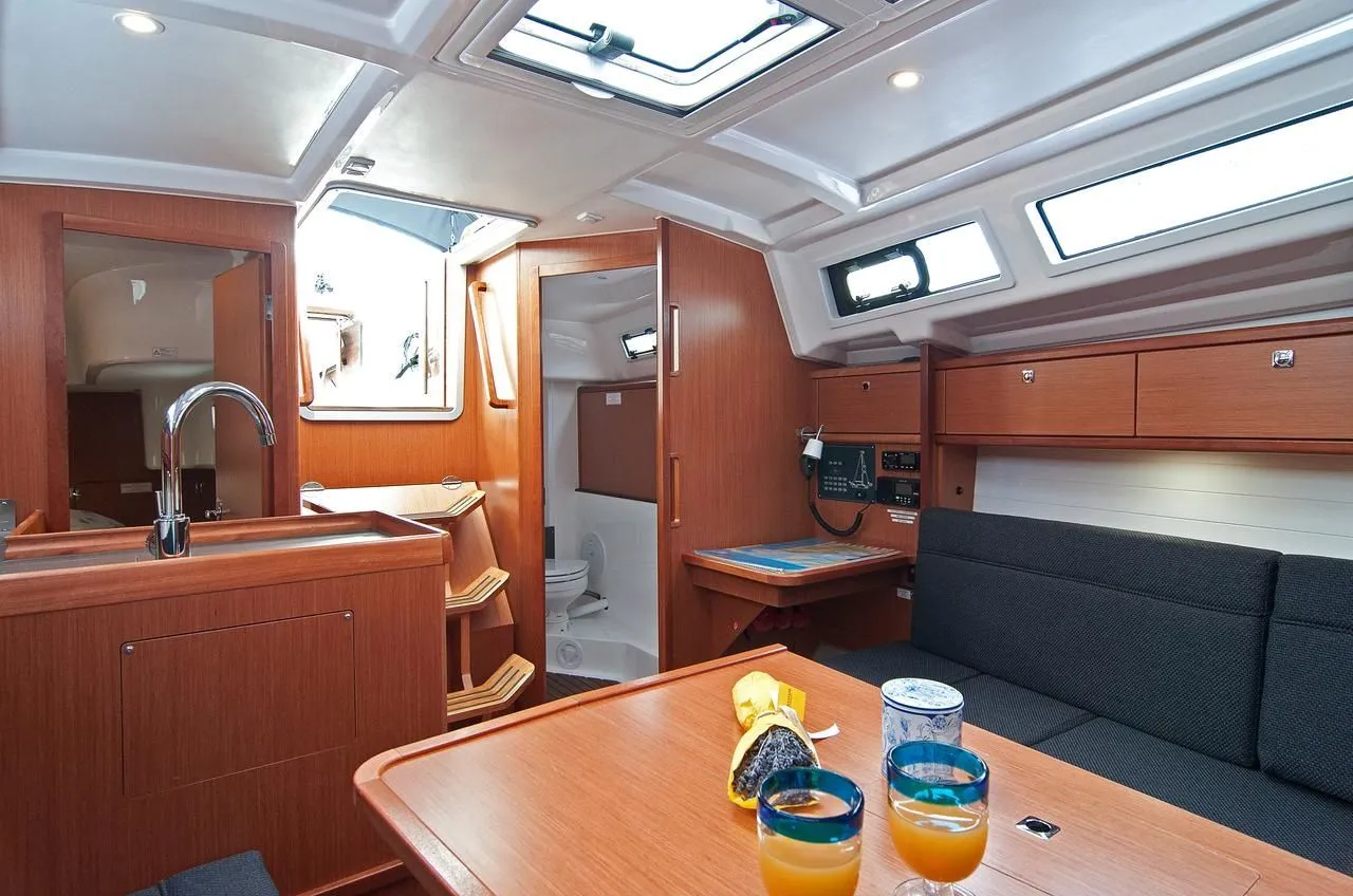 Adria Breeze Charter Boat - 5