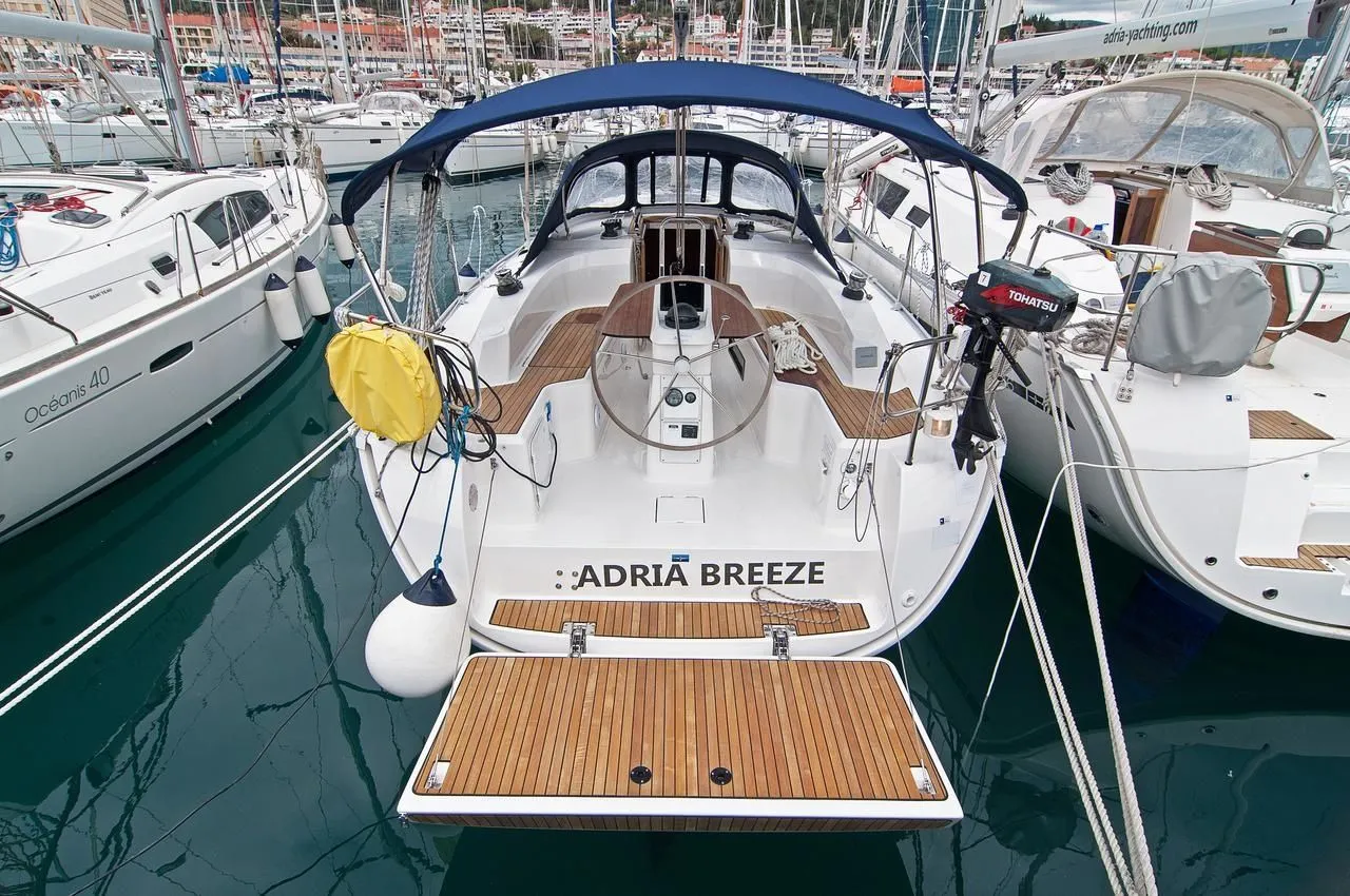 Boat - Charter a 9.99m Sailing Yacht in Split