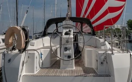Explore Andijk on a 9.99m Rental Sailing Yacht