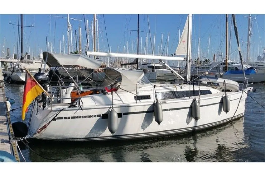 Charter a 9.99m 2 Cabin Sailing Yacht in Llucmajor