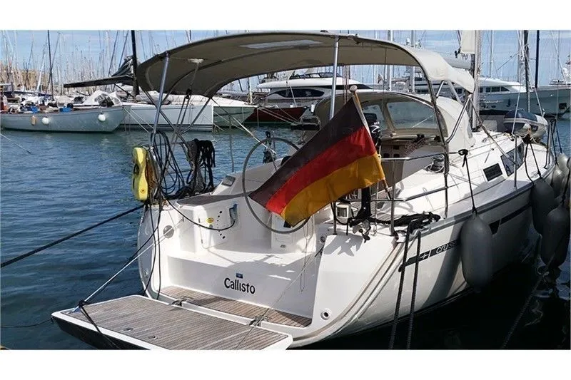 Charter a 9.99m 2 Cabin Sailing Yacht in Llucmajor