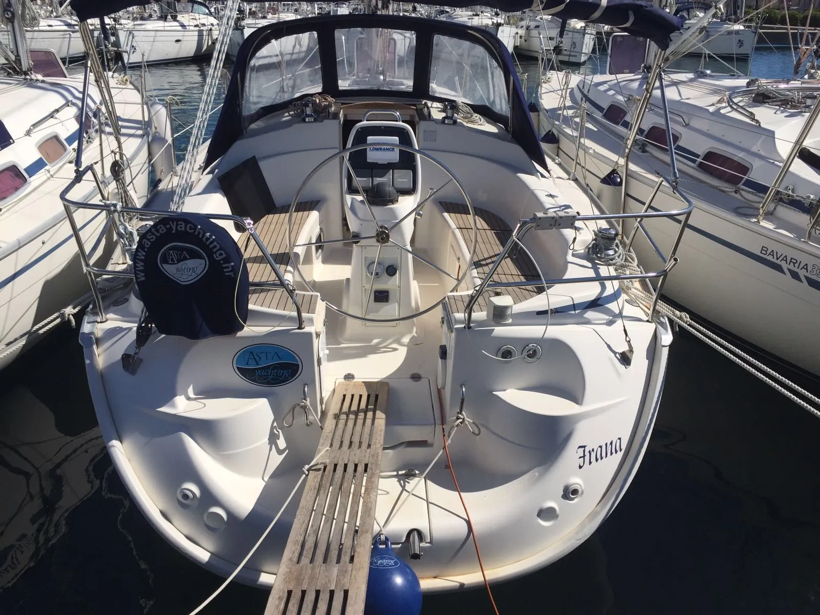 Rent a 10.65m Sailing Yacht in Sukosan