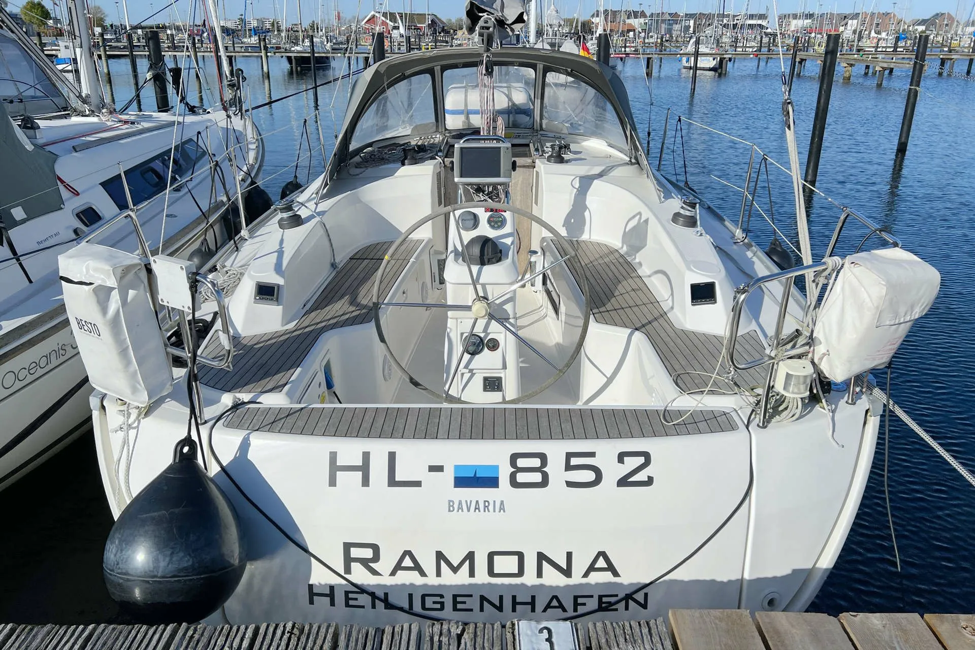 Charter a 9.99m 2 Cabin Sailing Yacht in Heiligenhafen