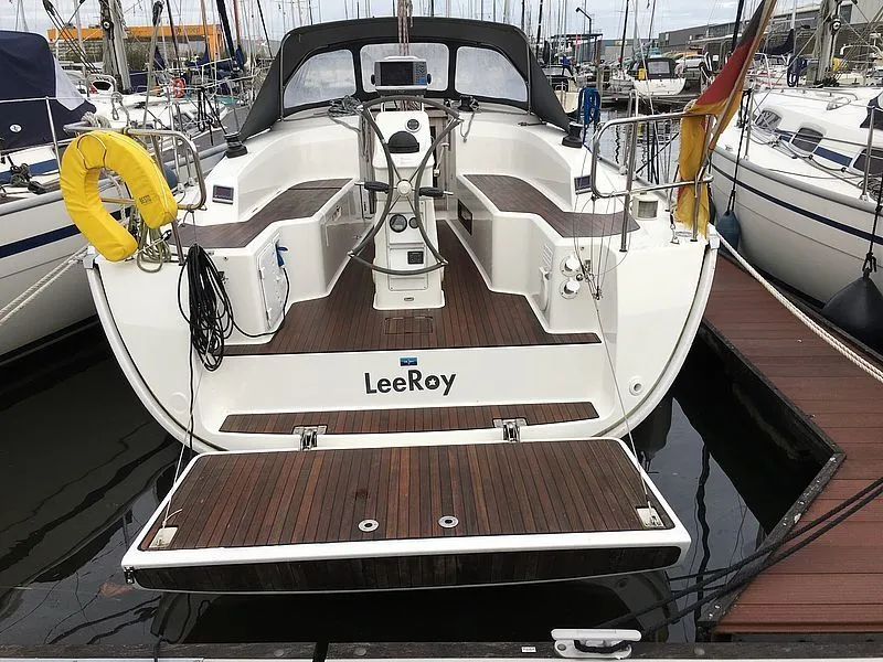 Rent a 9.99m Boat in Lemmer