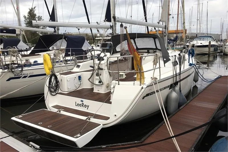 Rent a 9.99m Boat in Lemmer